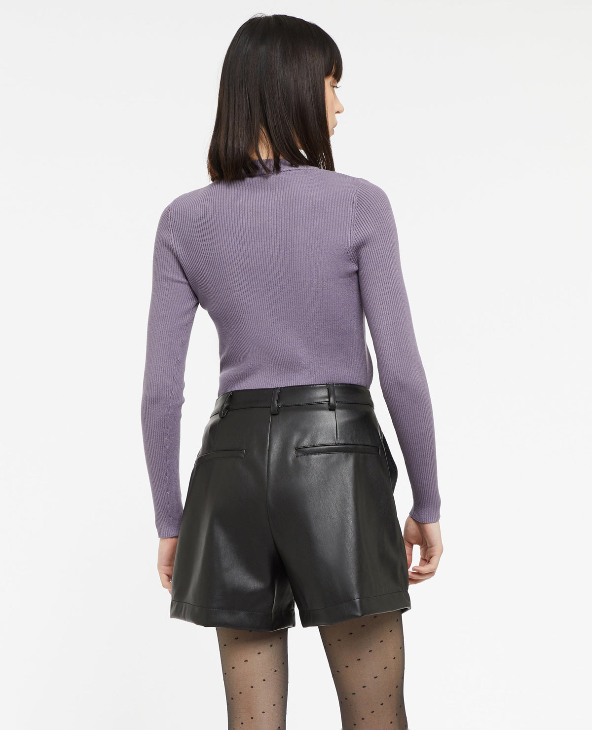 Short taille haute en simili cuir avec pinces