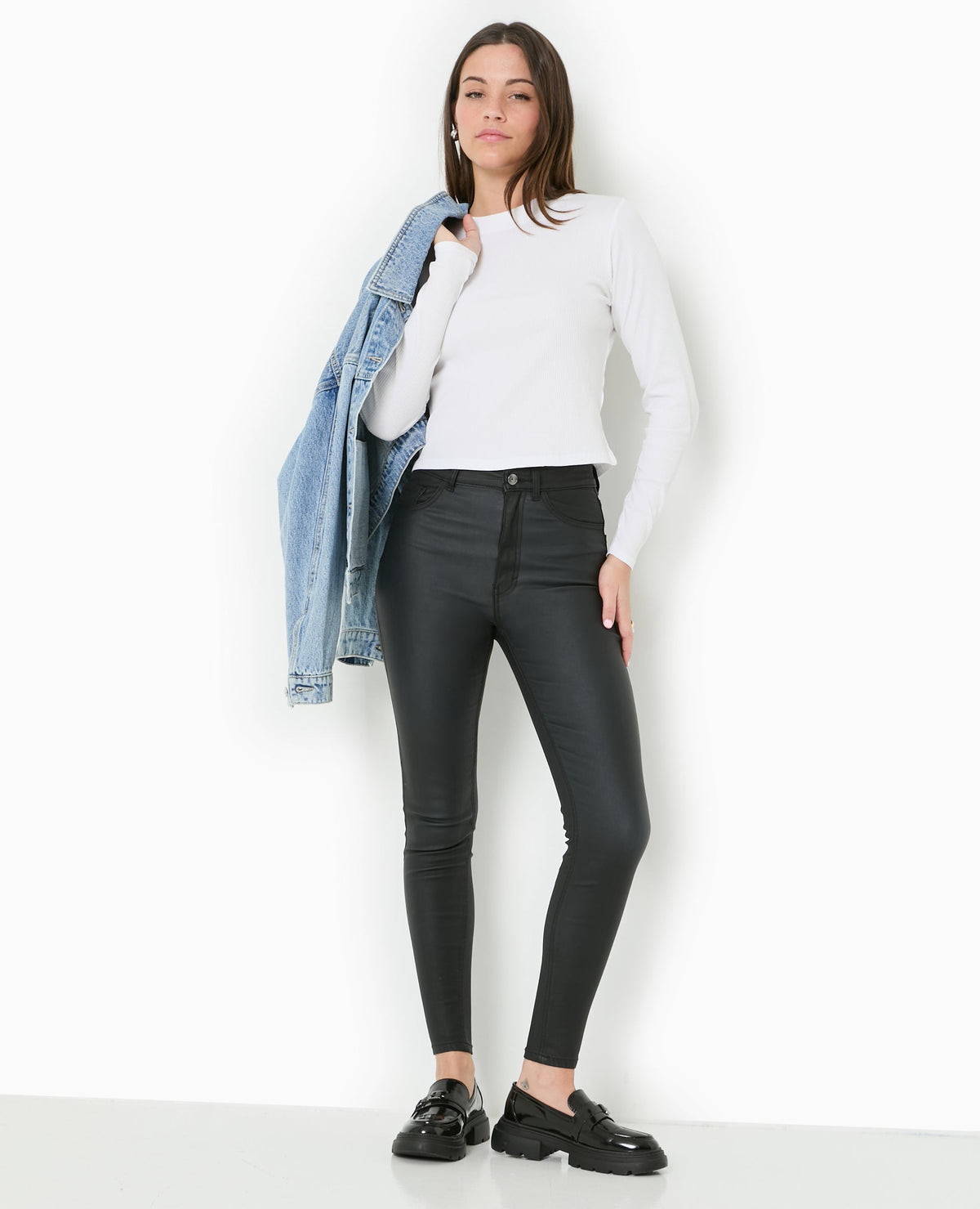 Jean skinny enduit effet cuir