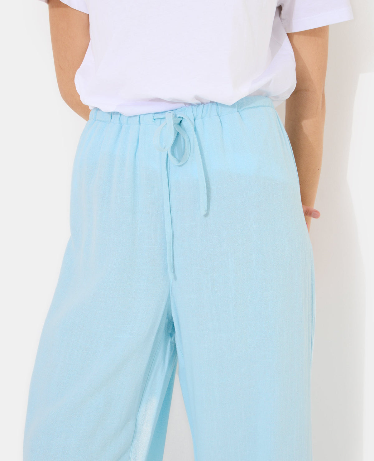 Pantalon large et droit avec taille élastiquée