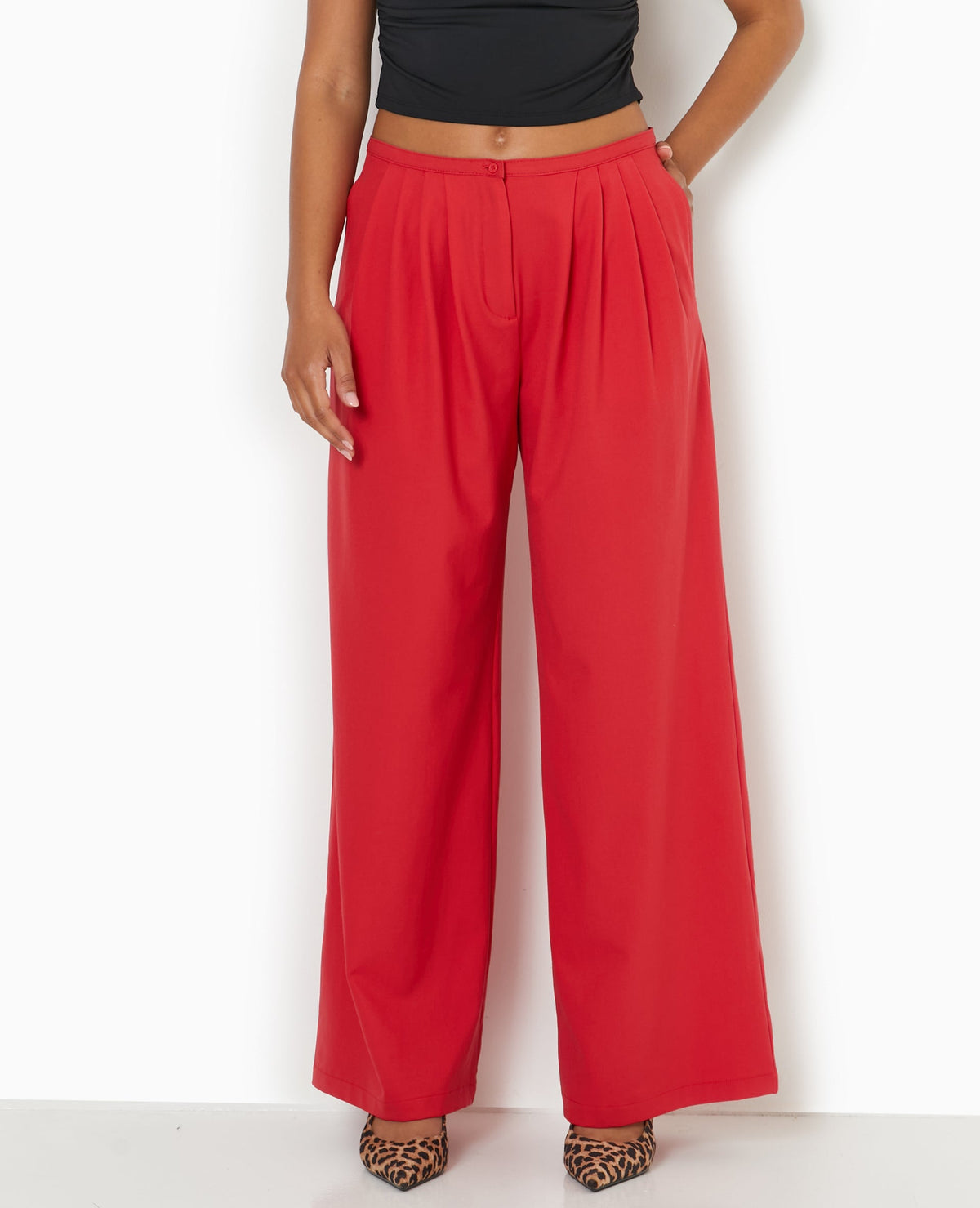 Pantalon large et droit avec pinces
