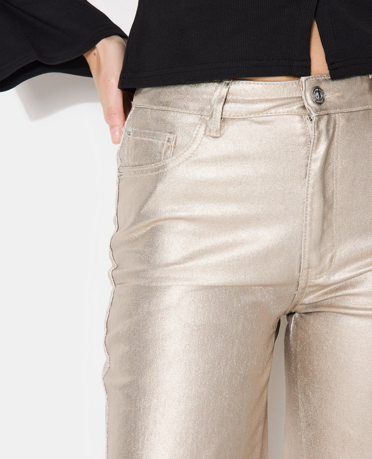 J90-2 / Jean straight avec enduction dorée taille medium