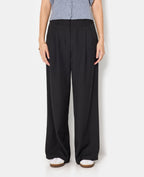Pantalon large et droit avec pinces