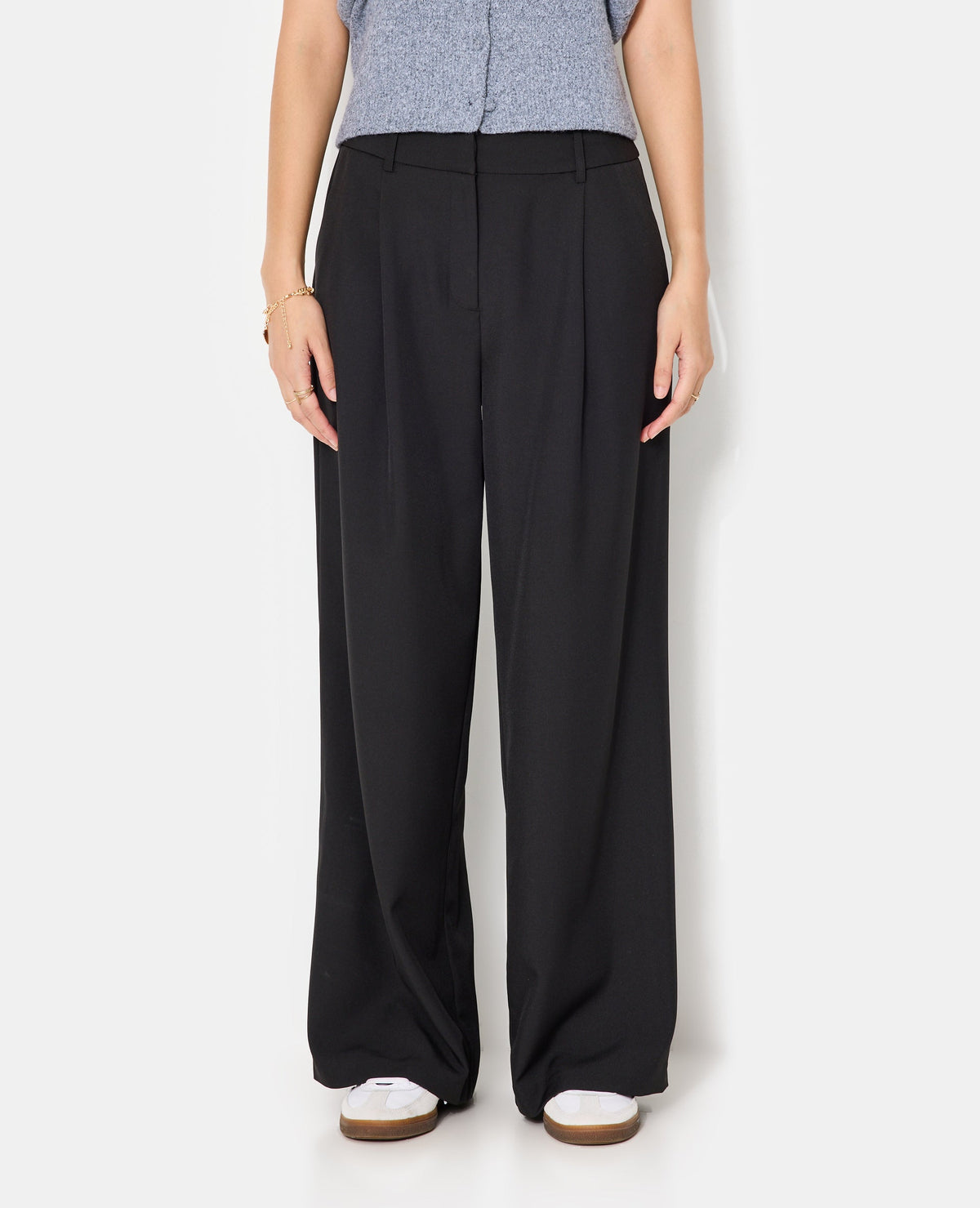 Pantalon large et droit avec pinces