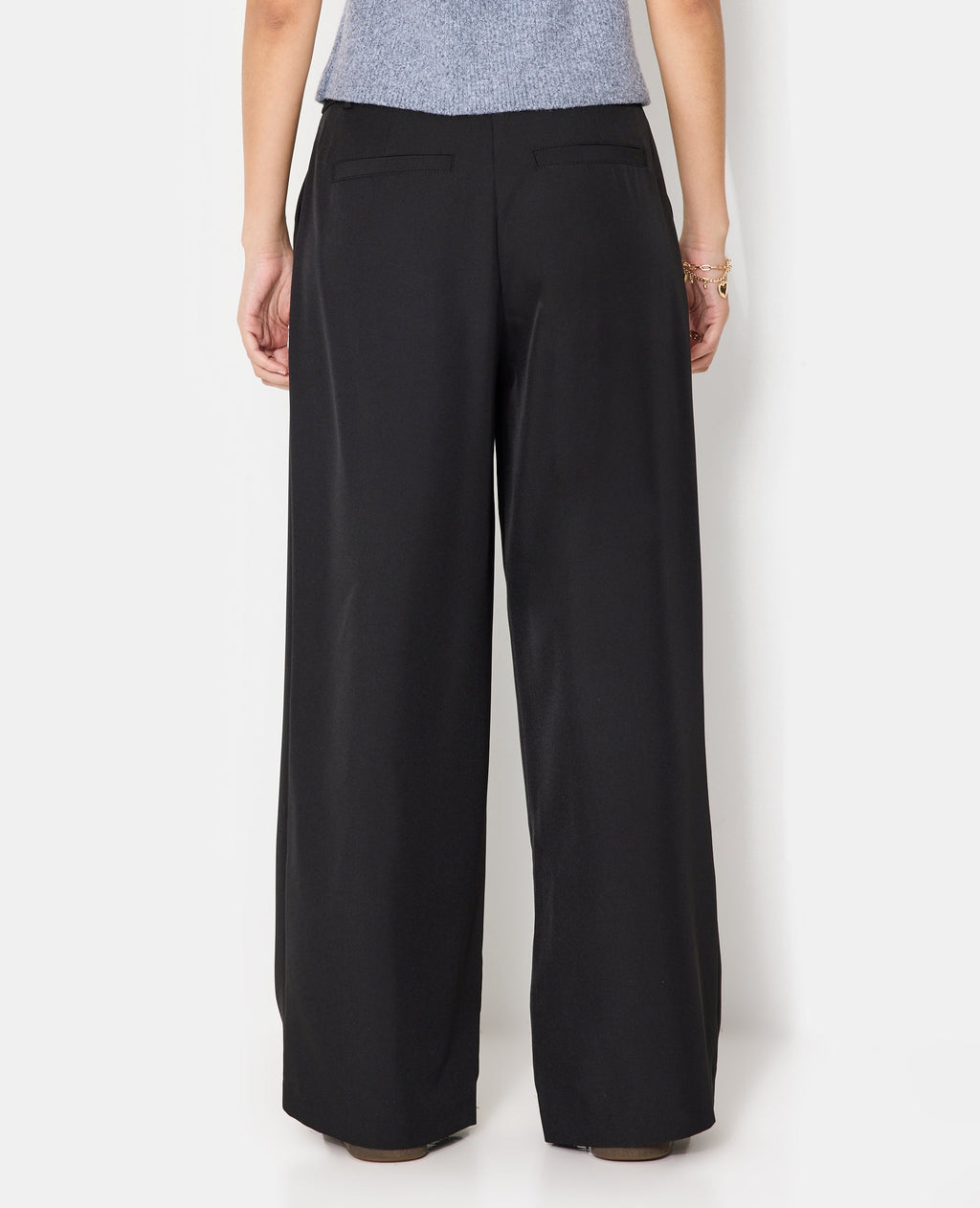 Pantalon large et droit avec pinces