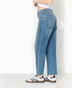 Jean straight taille haute bas coupés