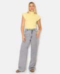 Jean baggy taille basse avec ceinture à nouer