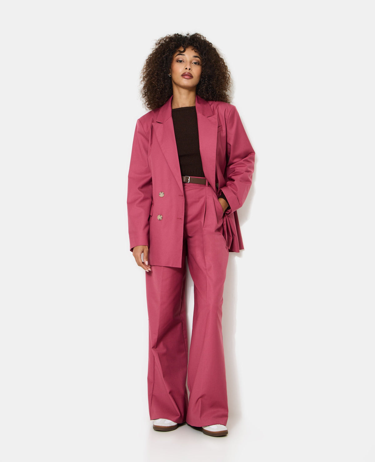 Pantalon large taille haute avec ceinture