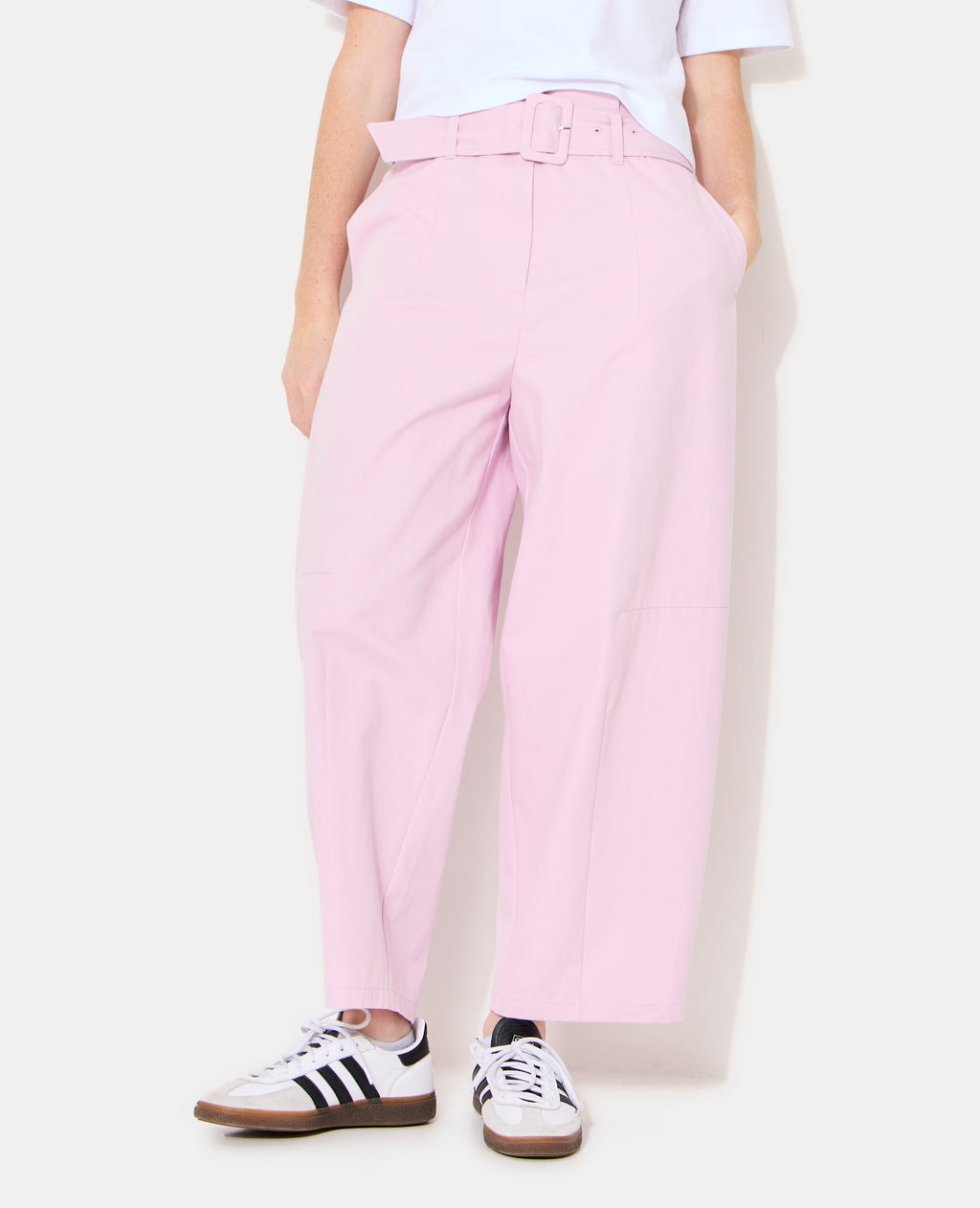 Pantalon barrel taille haute avec ceinture