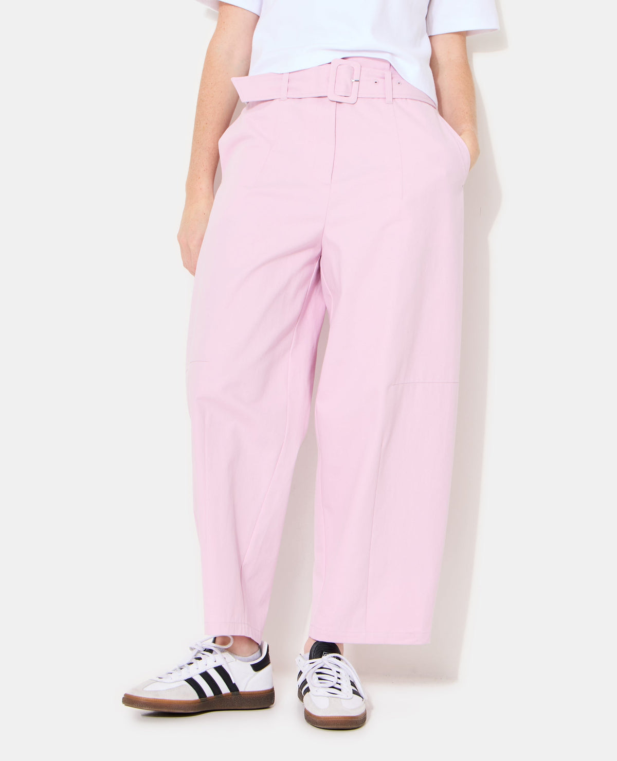 Pantalon barrel taille haute avec ceinture