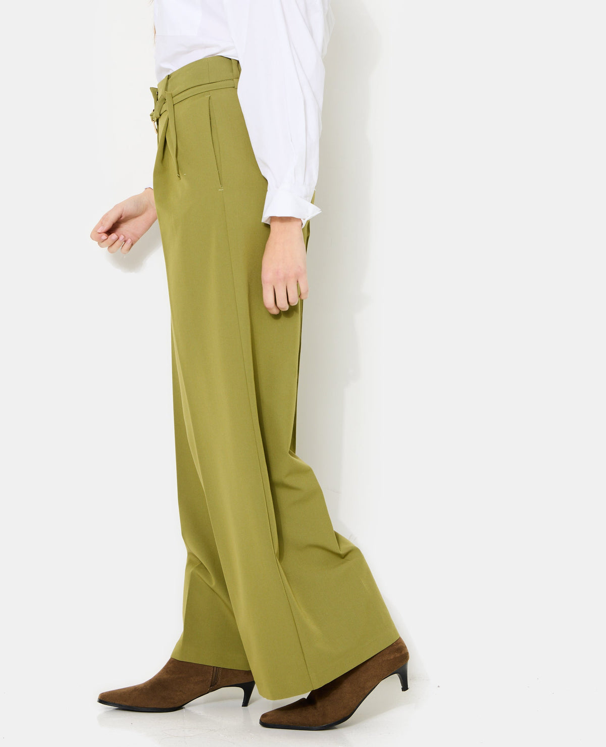Pantalon droit avec ceinture et boucle fantaisie