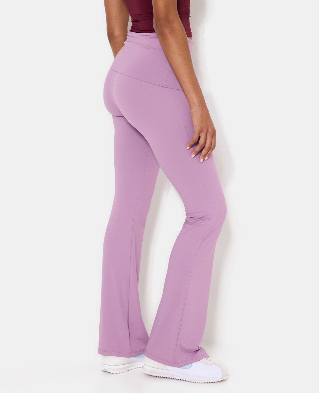 Pantalon flare en maille sculptante taille confort