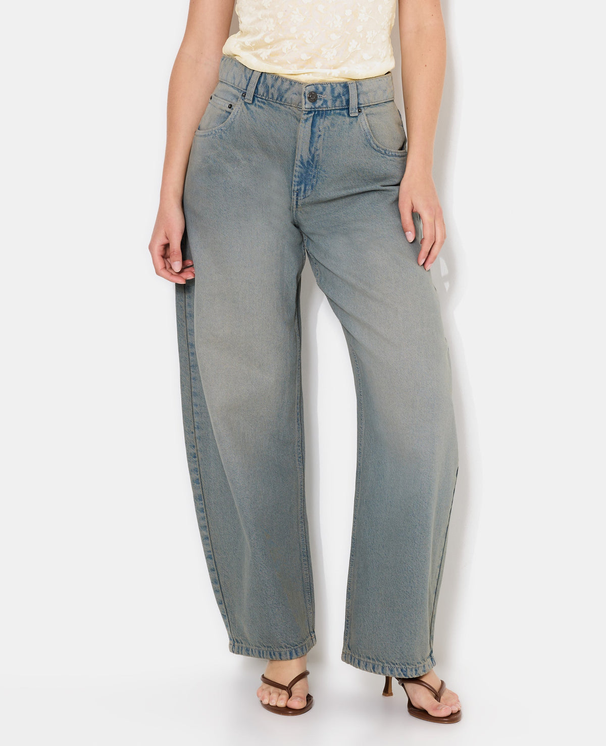Jean barrel taille haute