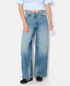 Jean wide taille haute avec ceinture décalée