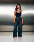 Jean wide taille haute avec ceinture décalée