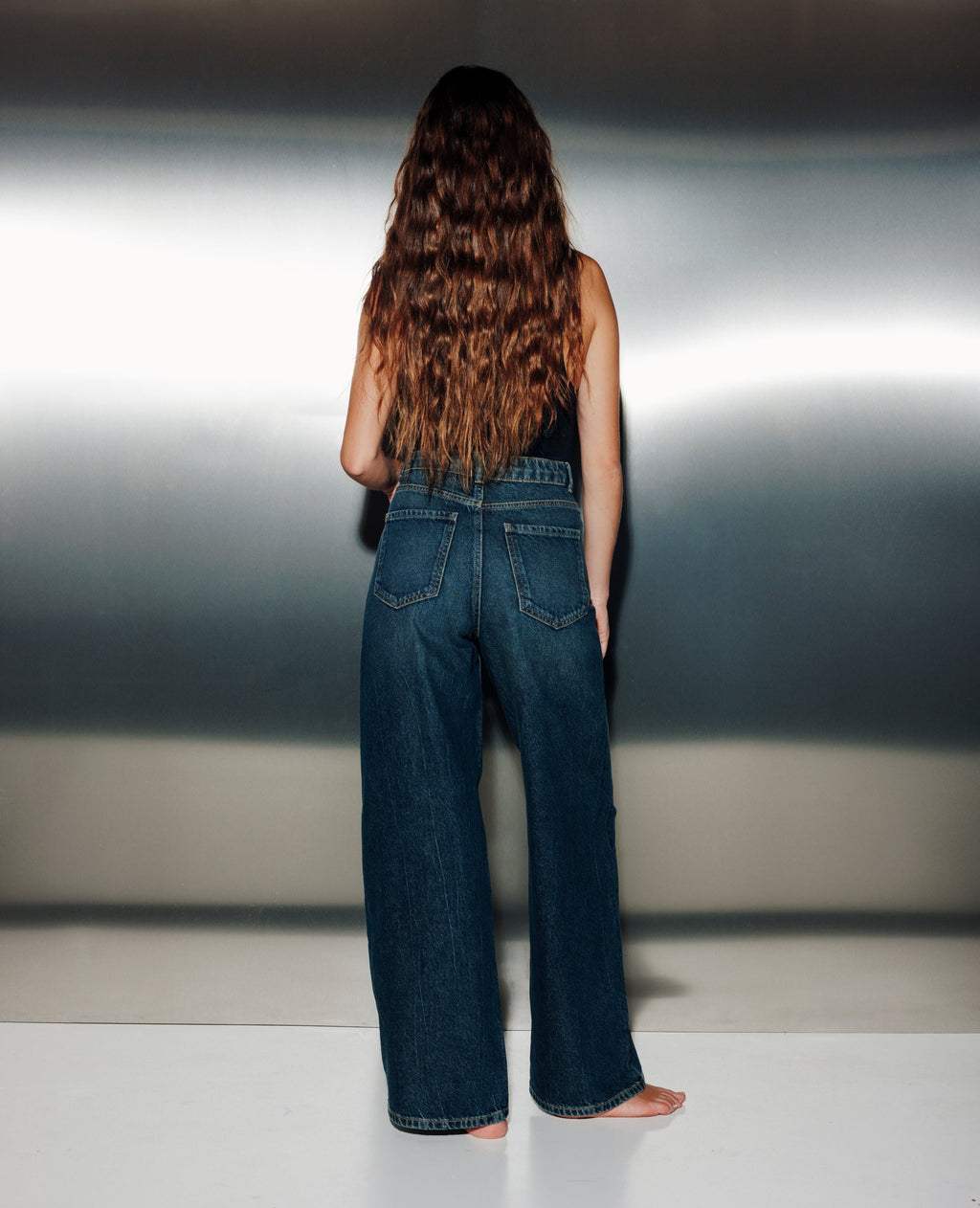 Jean wide taille haute avec ceinture décalée