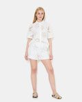 Short taille haute avec broderies ajourées