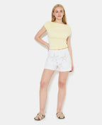 Short taille haute avec broderies ajourées