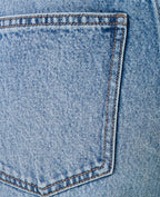 Jean barrel taille haute avec jeux de couture