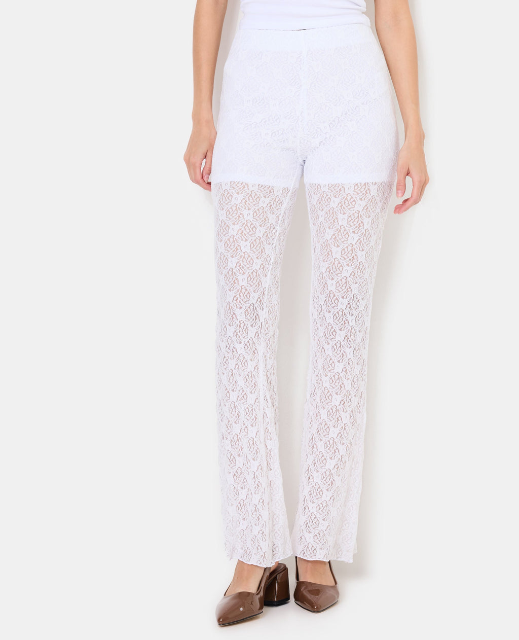 Pantalon flare en dentelle