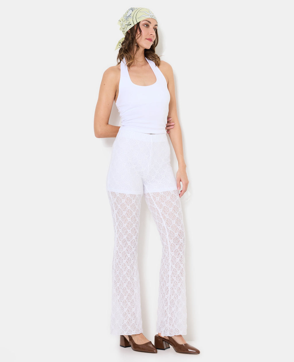 Pantalon flare en dentelle