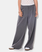 Pantalon large et droit avec pinces