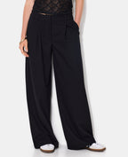 Pantalon large et droit avec pinces