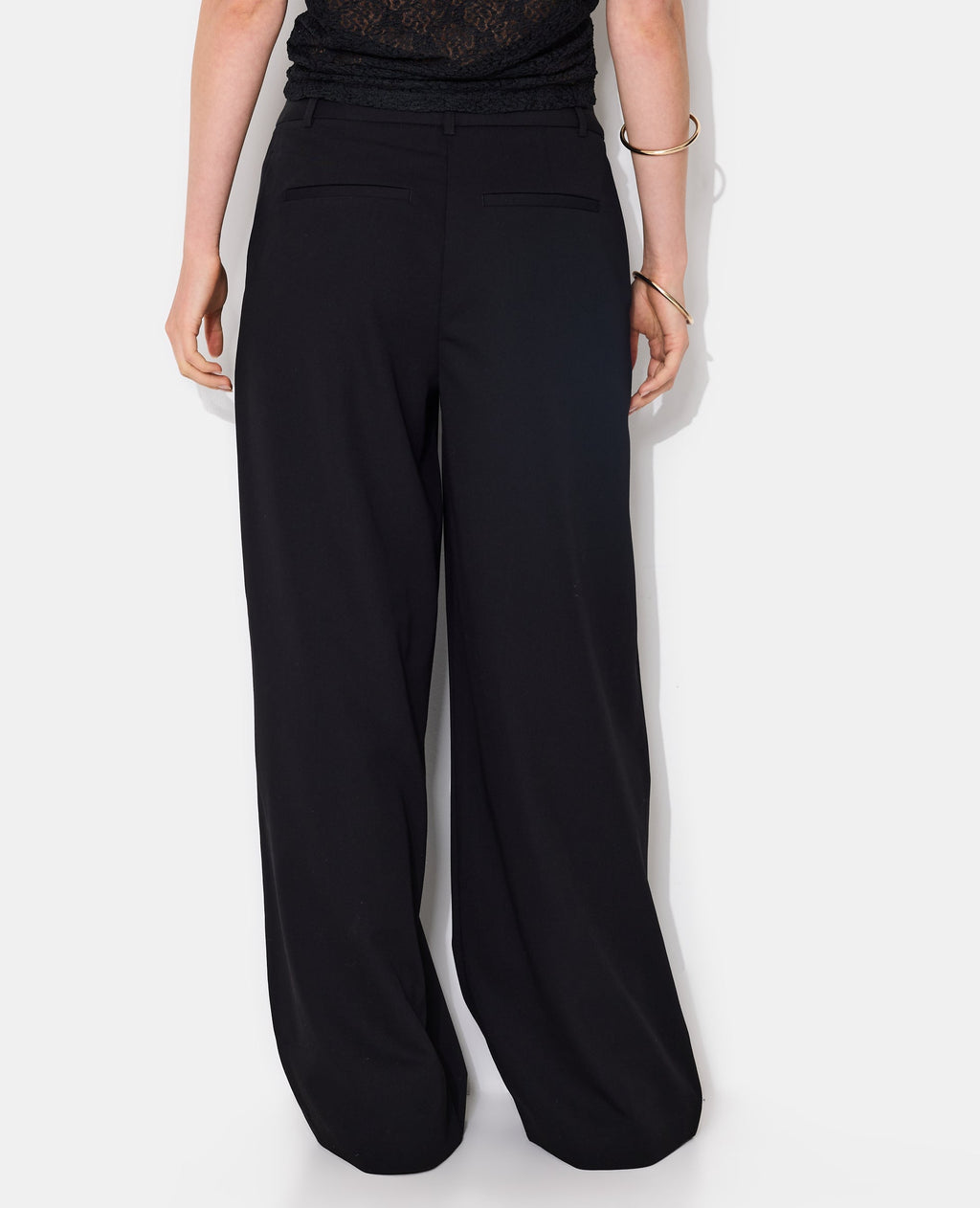 Pantalon large et droit avec pinces