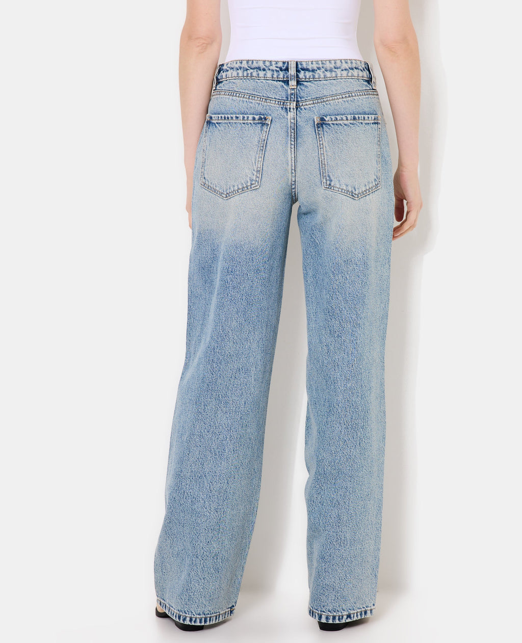 Jean wide taille medium avec œillets