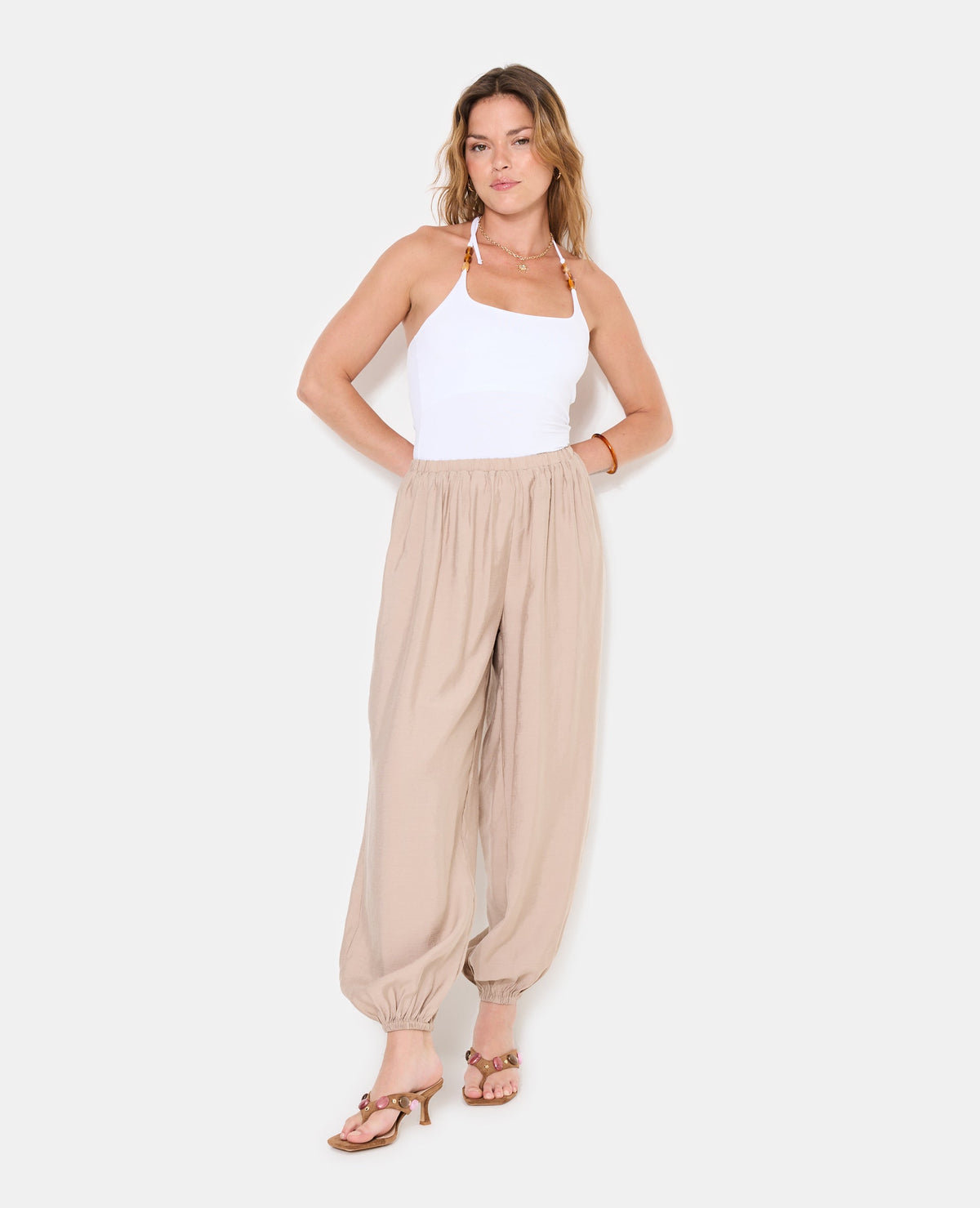 Pantalon bouffant en tissu satiné