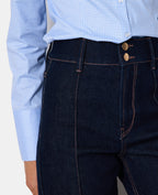 Jean droit taille haute avec jeux de couture