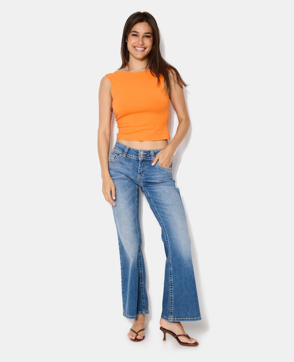 Jean flare taille basse avec 2 boutons