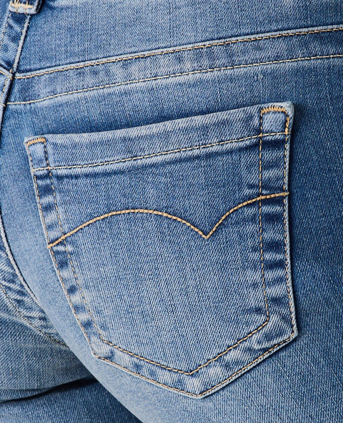 Jean flare taille basse avec 2 boutons