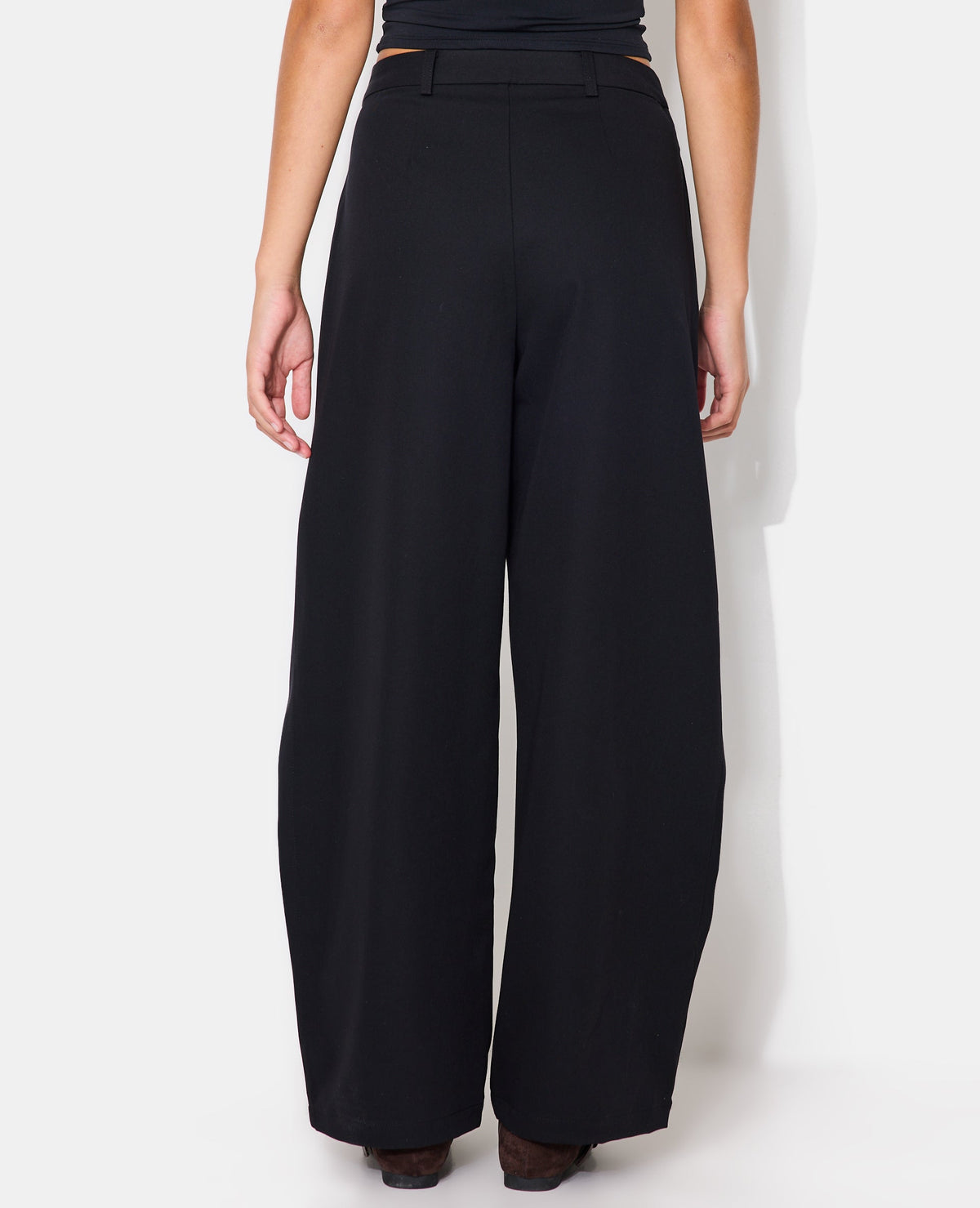 Pantalon city avec plis et pinces effet superposition