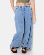 Jean large avec ceinture et bas de jambe élastiqués