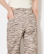Jean wide motif zèbre avec ceinture décalée