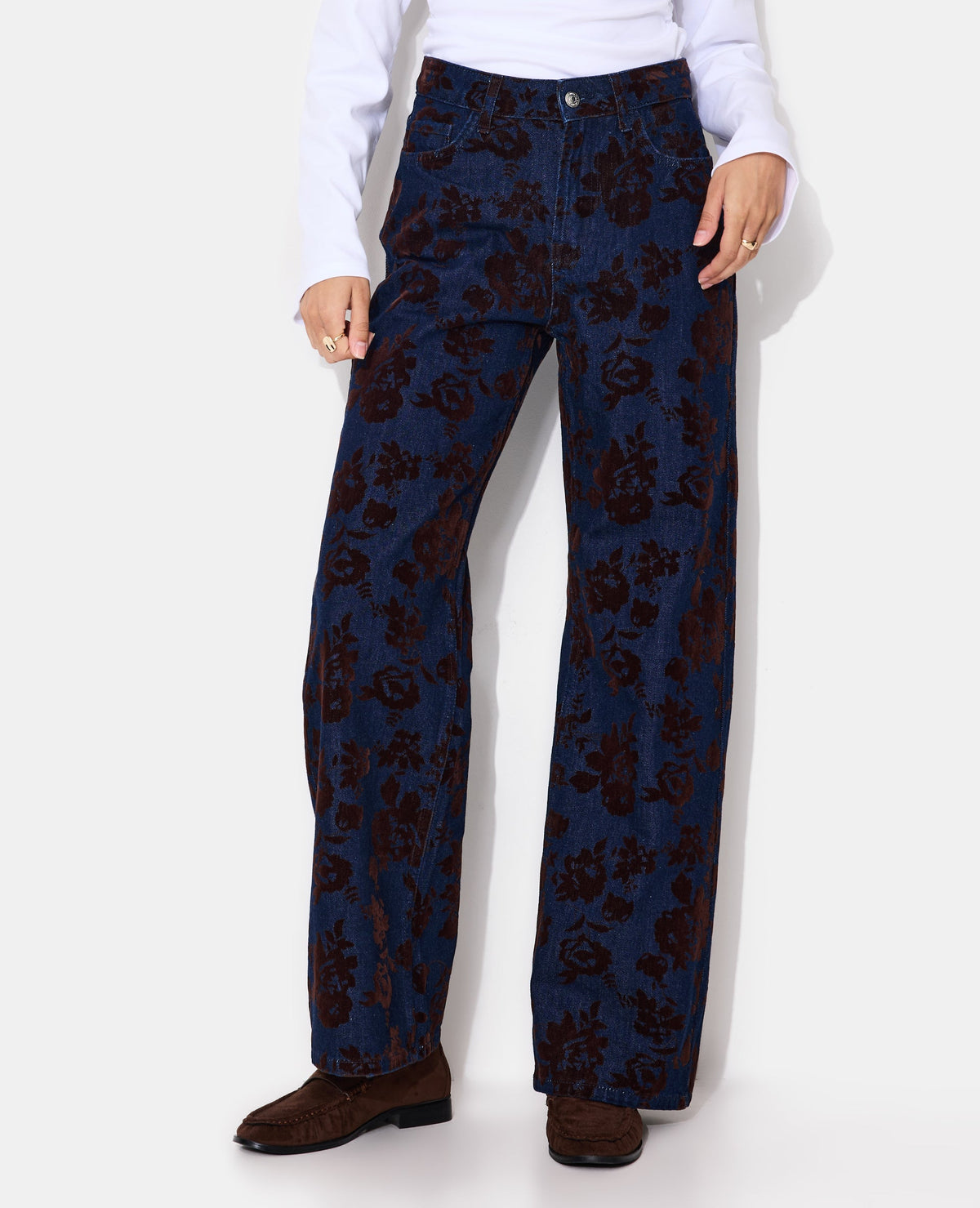 Jean straight taille haute avec fleurs velours
