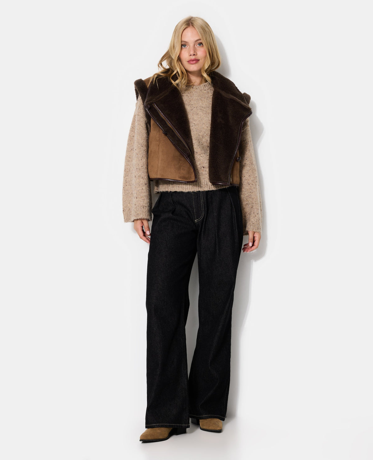Blouson sans manches façon peau lainée