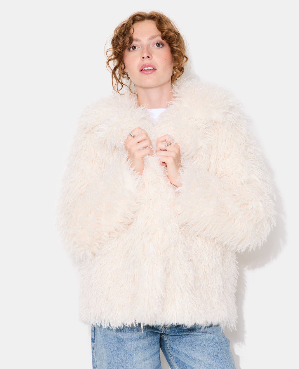 Manteau shaggy en fourrure bouclée