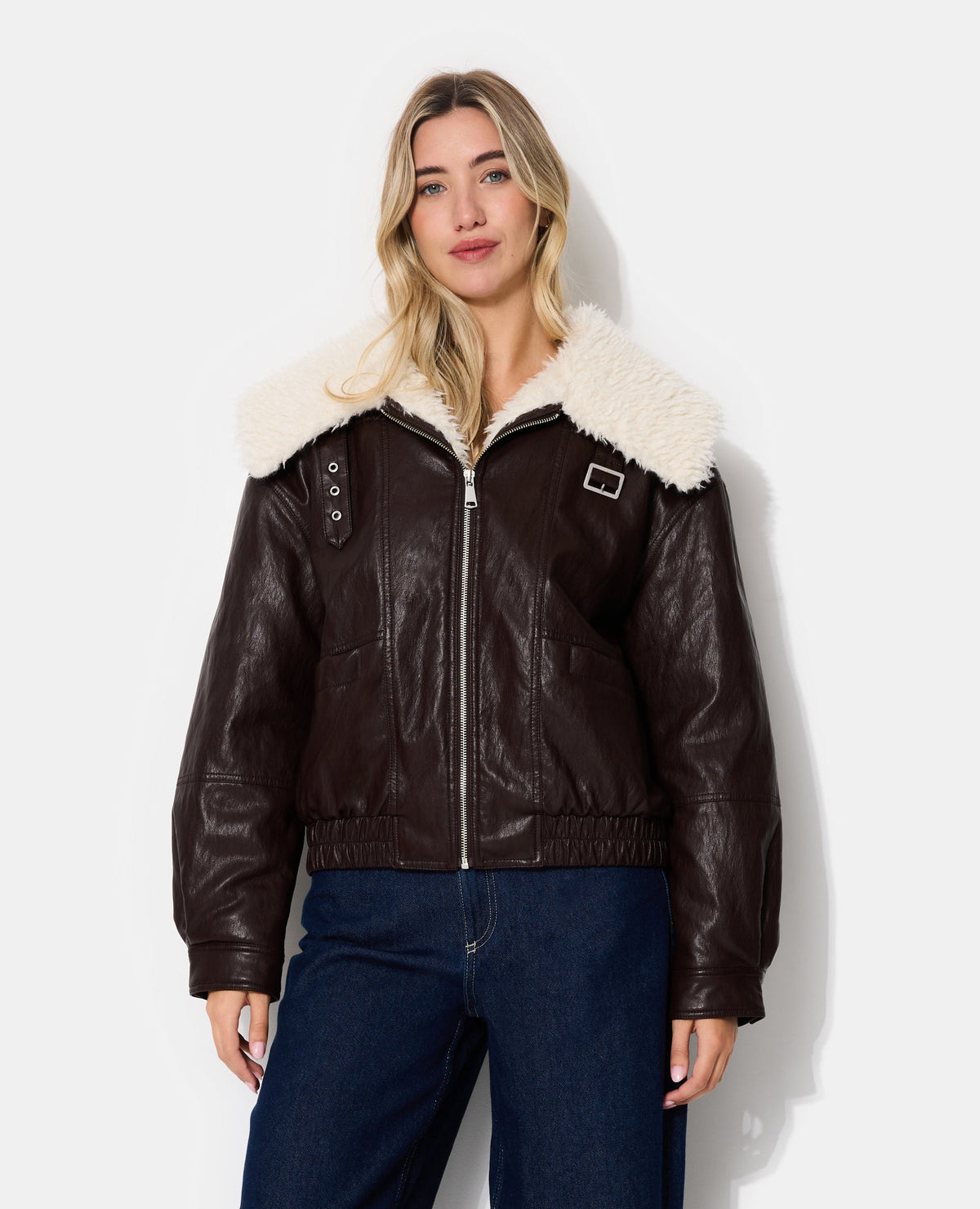 Blouson en simili grand col fausse fourrure