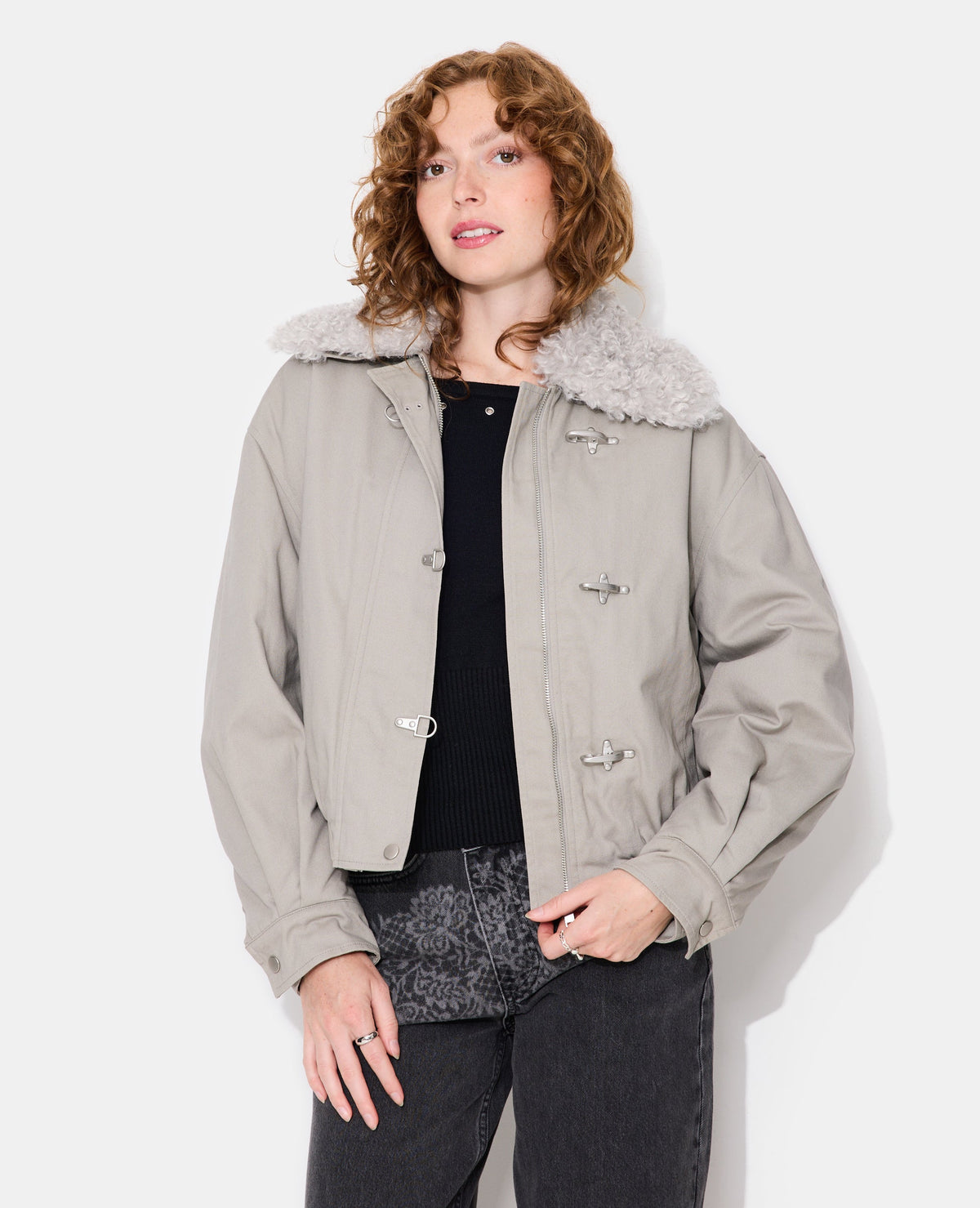Blouson avec col fourrure et boutons fantaisie