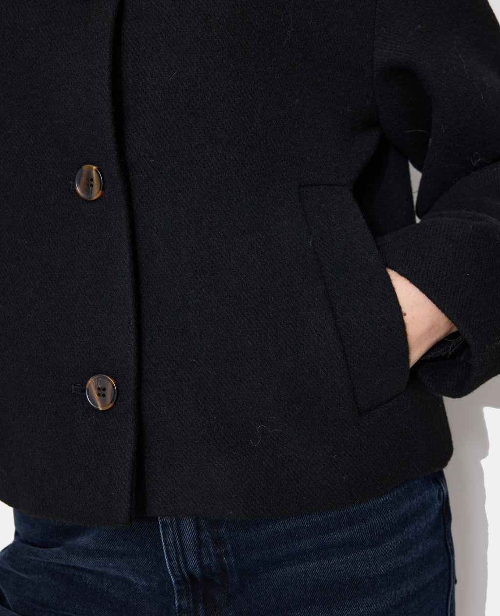 Manteau court avec laine et col fourrure