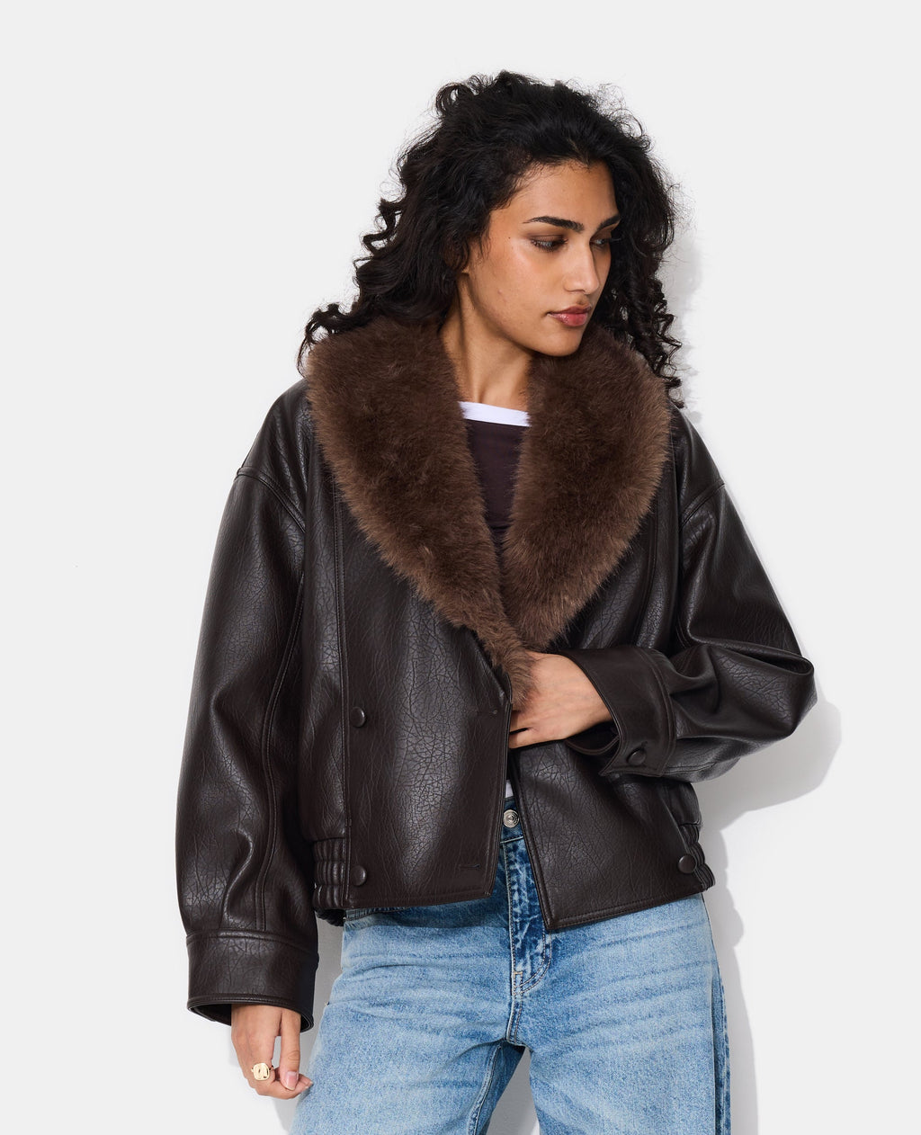 Blouson en simili grand col fausse fourrure
