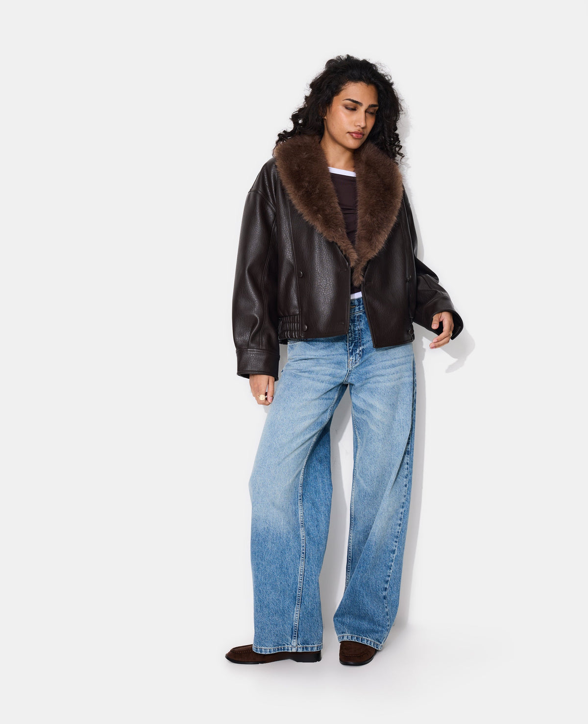 Blouson en simili grand col fausse fourrure