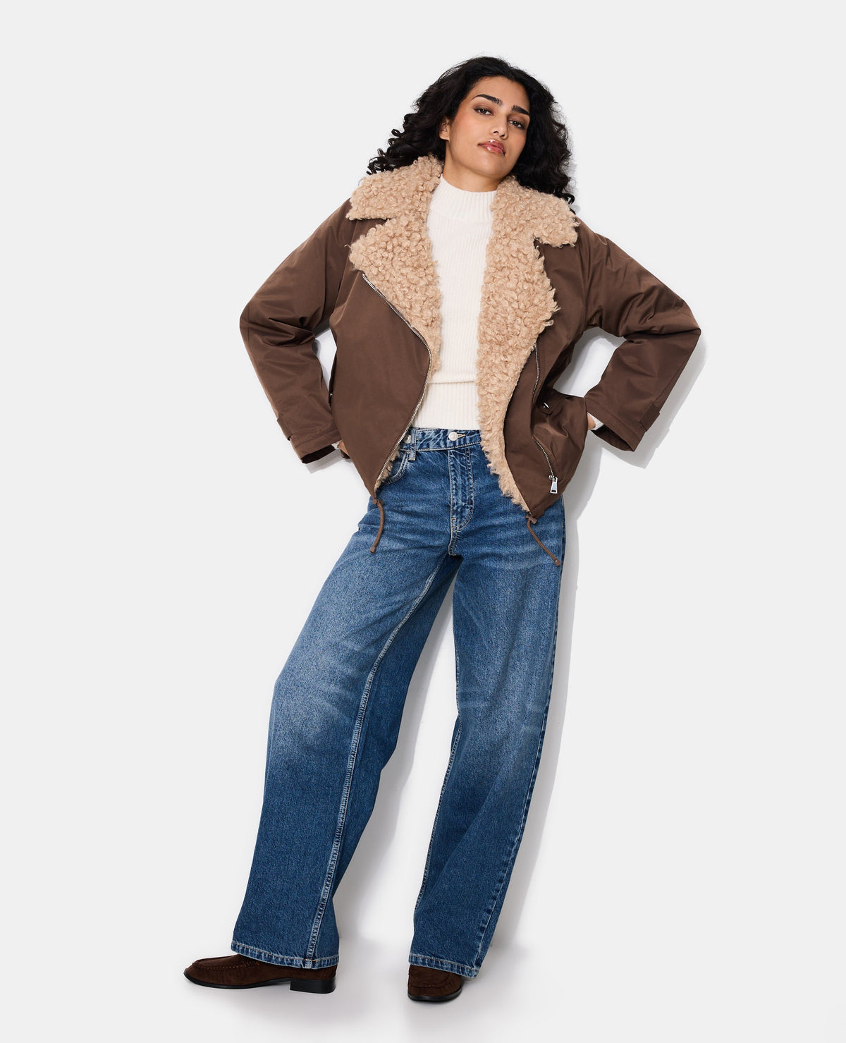 Blouson droit avec grand col fourrure bouclette