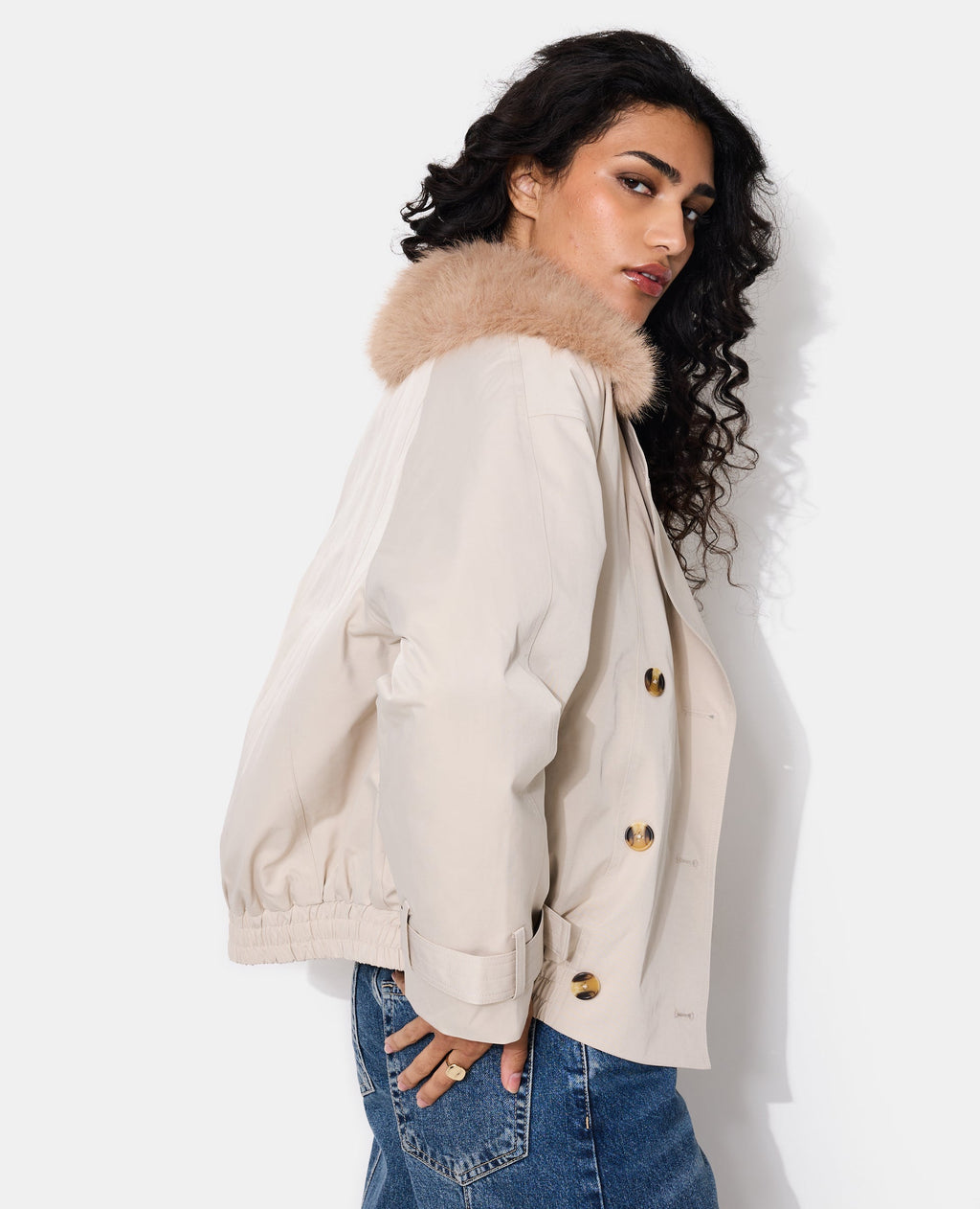 Blouson esprit trench avec col fourrure