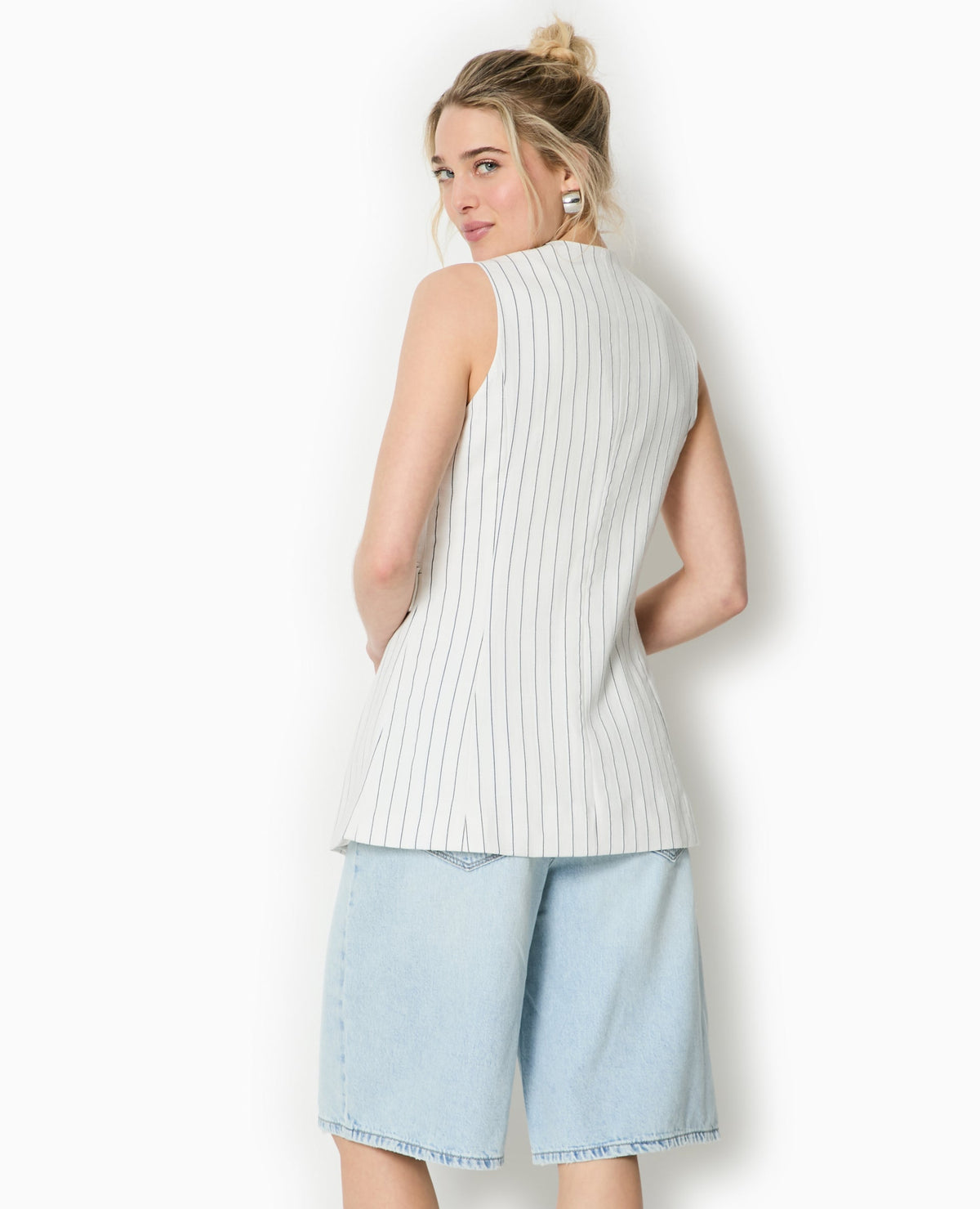 Veste longue sans manche avec fines rayures