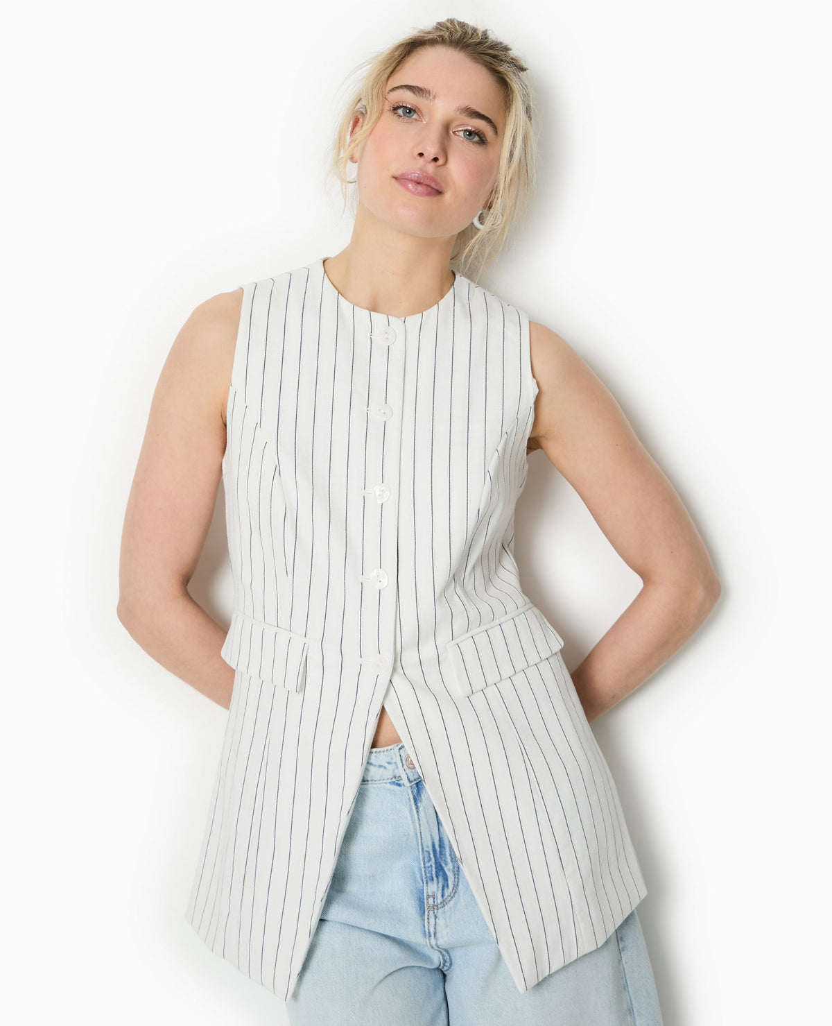 Veste longue sans manche avec fines rayures