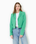 Veste courte avec boutons sous patte