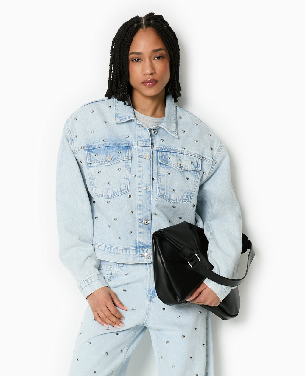 Veste en jean avec cœurs métalliques