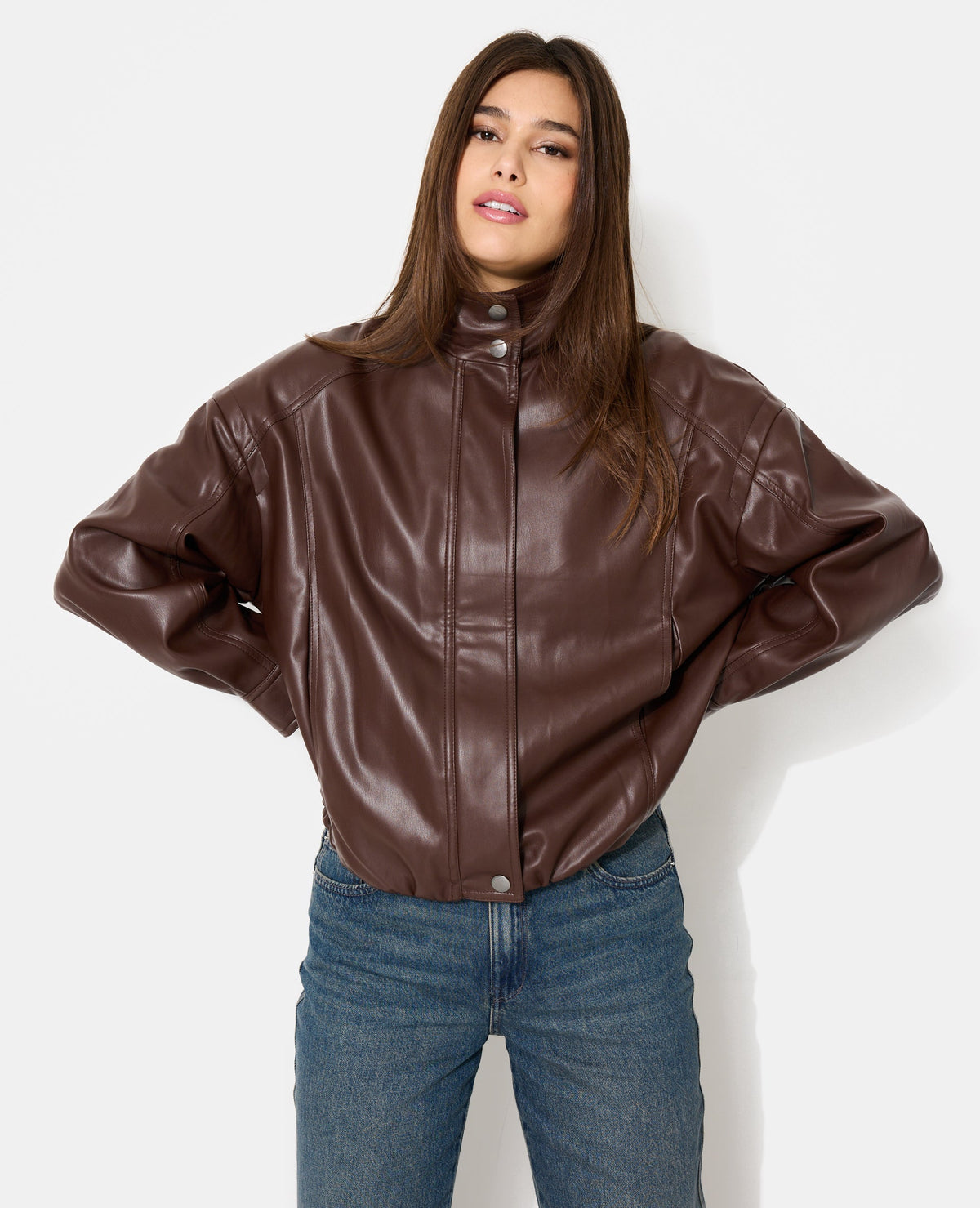 Blouson boule en simili avec col montant